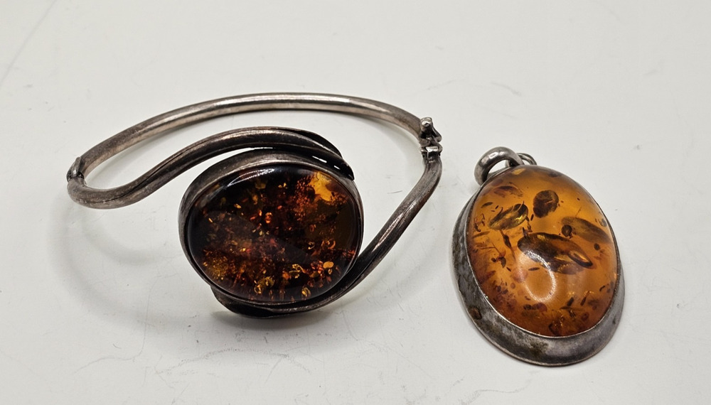 VTG Sterling Silver Baltic Amber Set Hinged Bracelet 7" Circumference & Pendant